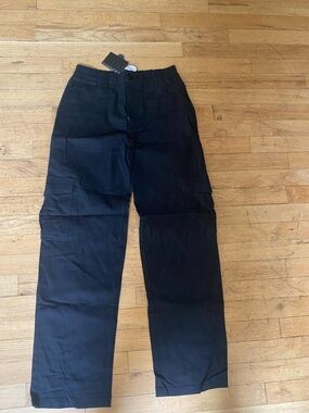 Lepunuo black cargo pants. Size small. NWT!!